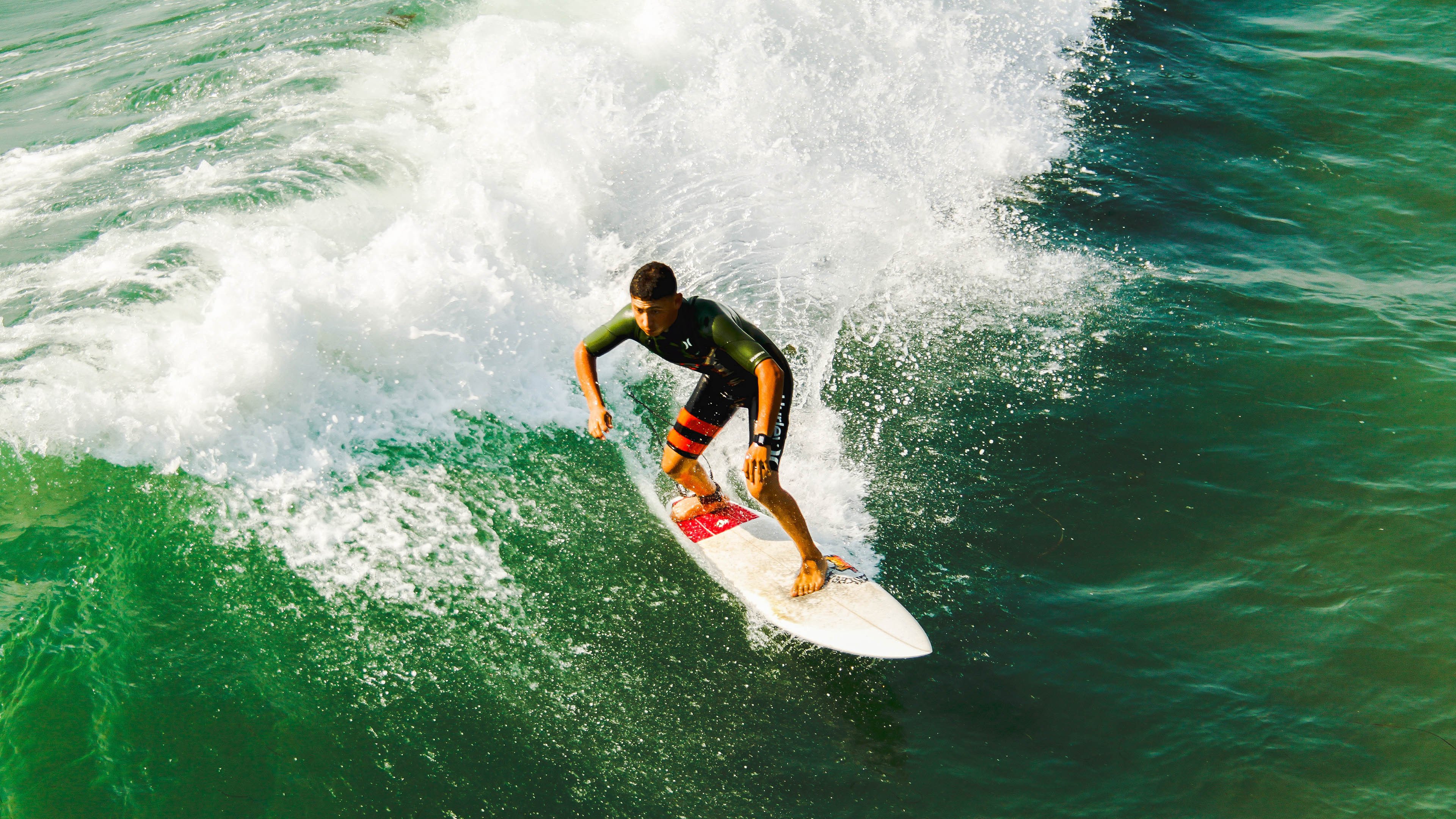 开云体育下载-戈贝尔的沉默革命,当灰熊的利爪撕碎雄鹿的天空
